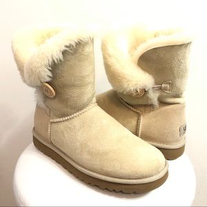RARE UGG BAILEY BUTTON BOOTS